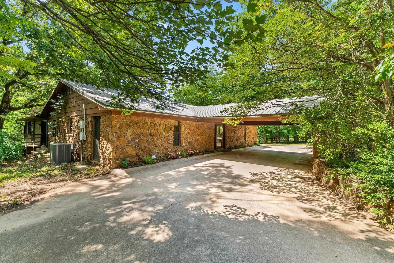 13 Acres of Land with Home for Sale in Greenbrier, Arkansas