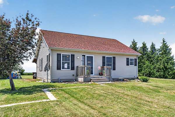5 Acres of Land with Home for Sale in Reddick, Illinois