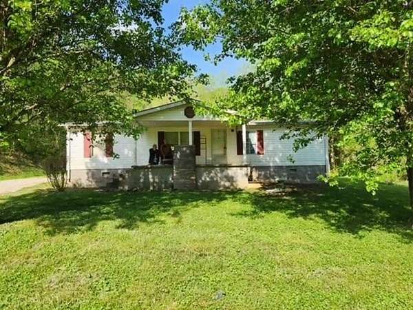 15 Acres of Land with Home for Sale in Barbourville, Kentucky