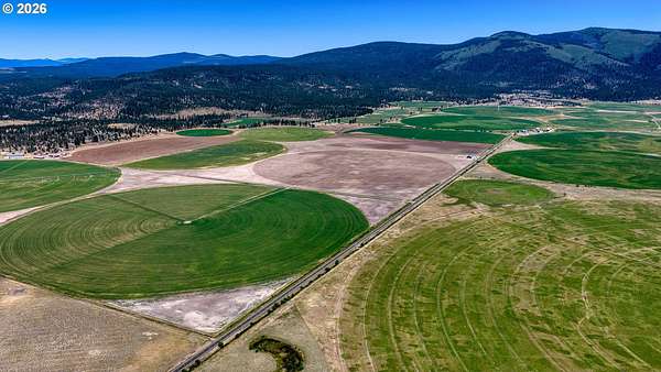 750 Acres of Agricultural Land with Home for Sale in Klamath Falls, Oregon