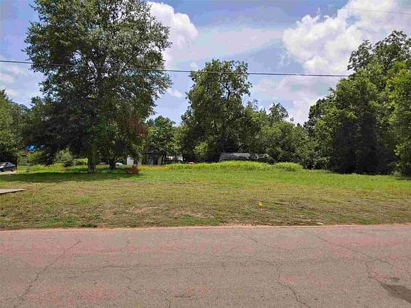 0.34 Acres of Residential Land for Sale in Paris, Texas