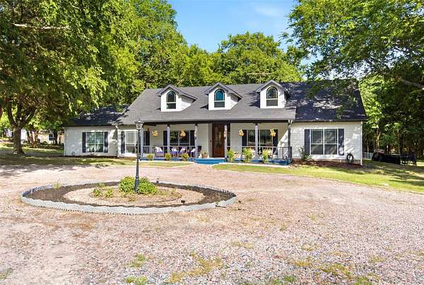 3 Acres of Land with Home for Sale in Van Alstyne, Texas
