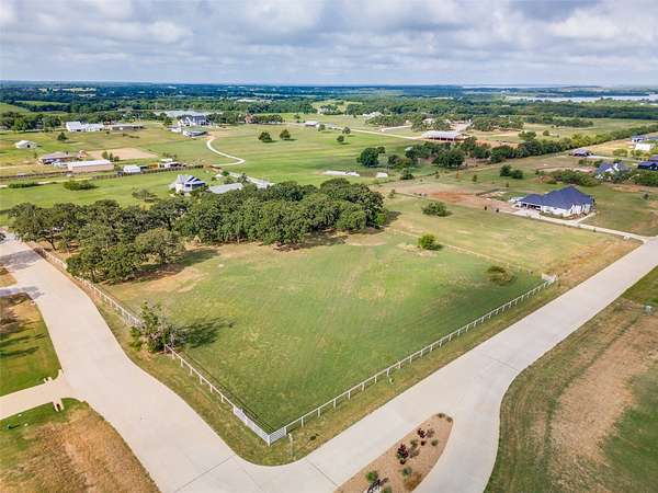 2.82 Acres of Residential Land for Sale in Pilot Point, Texas