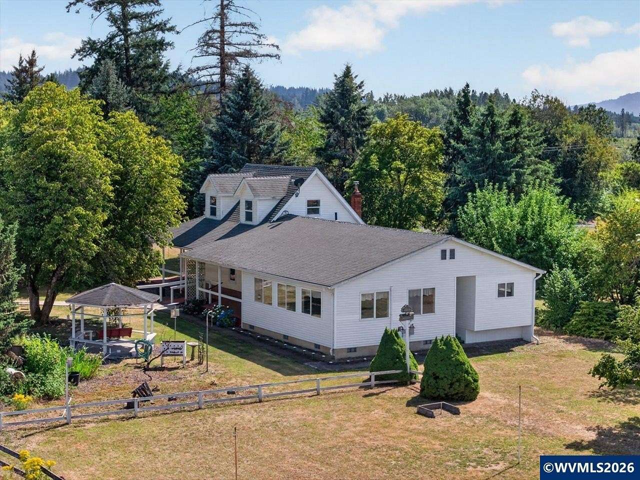 39.5 Acres of Land with Home for Sale in Lebanon, Oregon