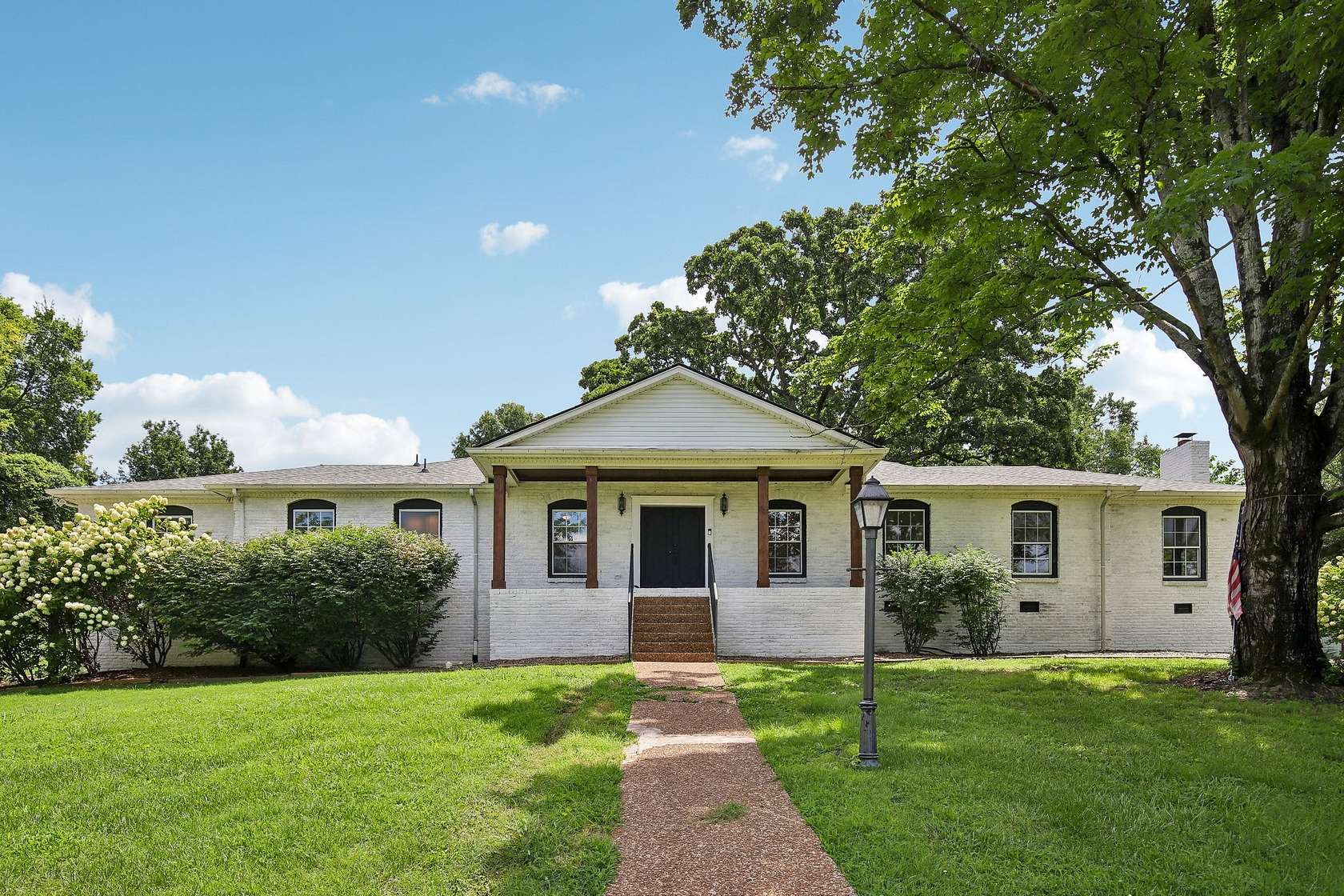 2.5 Acres of Land with Home for Sale in Hendersonville, Tennessee
