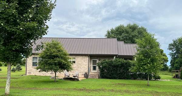 5.43 Acres of Land with Home for Sale in Columbia, Tennessee