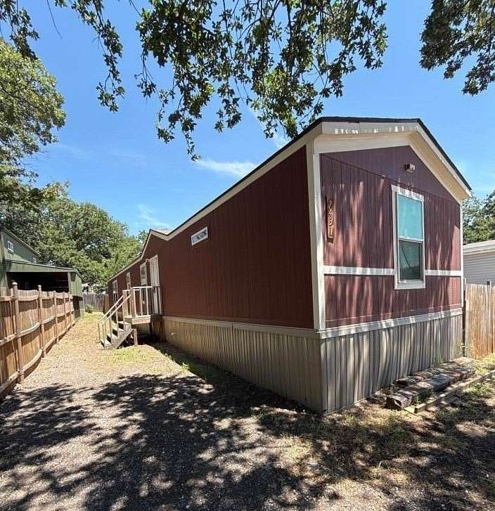 3 Acres of Land with Home for Lease in Mansfield, Texas