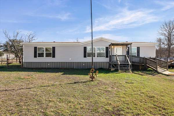 1.5 Acres of Land with Home for Sale in Riesel, Texas