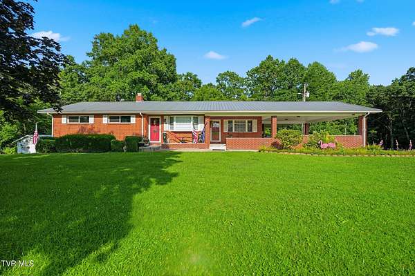 8.48 Acres of Land with Home for Sale in Coeburn, Virginia