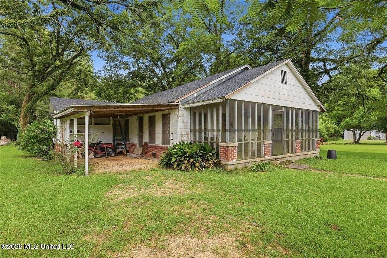 5.4 Acres of Land with Home for Sale in Mendenhall, Mississippi