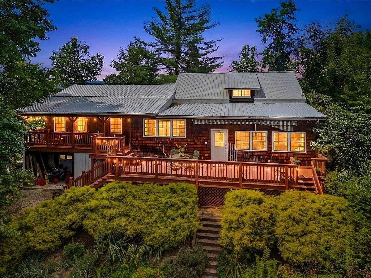 15.5 Acres of Land with Home for Sale in Pulaski, Virginia