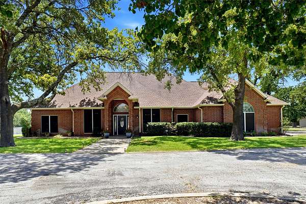 18.4 Acres of Land with Home for Sale in Alvord, Texas
