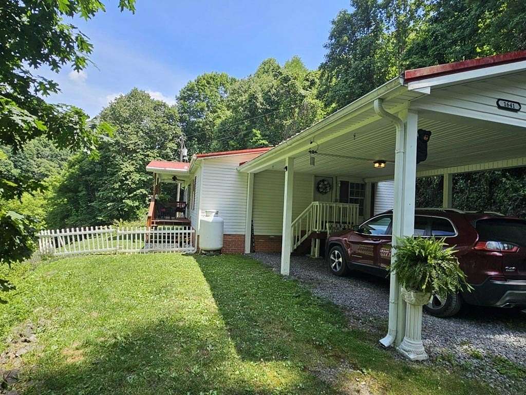 7 Acres of Land with Home for Sale in Swords Creek, Virginia