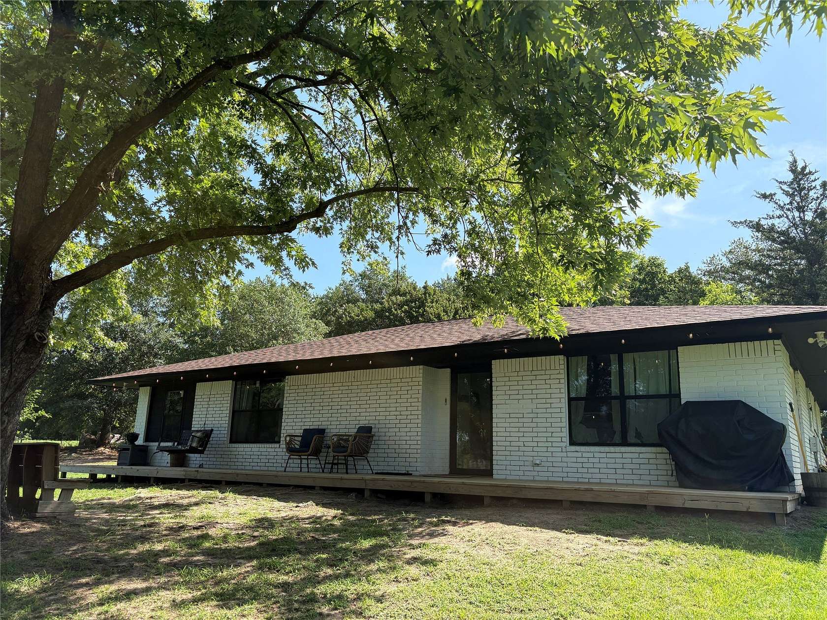 10 Acres of Land with Home for Lease in Mount Pleasant, Texas