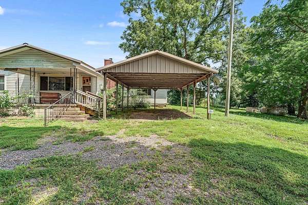 21 Acres of Land with Home for Sale in De Queen, Arkansas