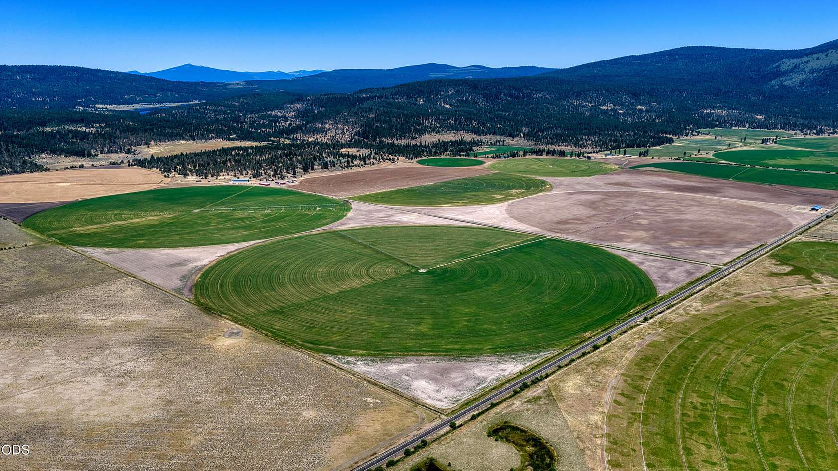 433 Acres of Agricultural Land with Home for Sale in Klamath Falls, Oregon