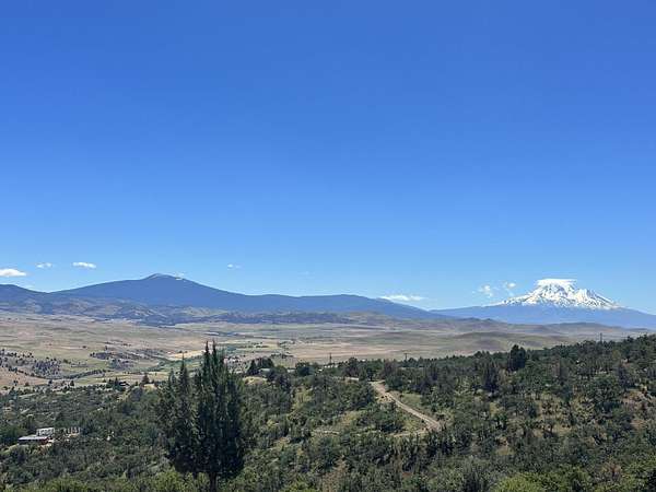 39.3 Acres of Land for Sale in Montague, California
