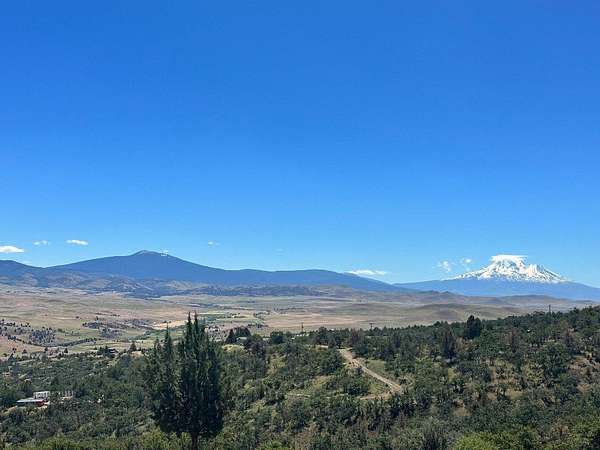 39.3 Acres of Land for Sale in Montague, California