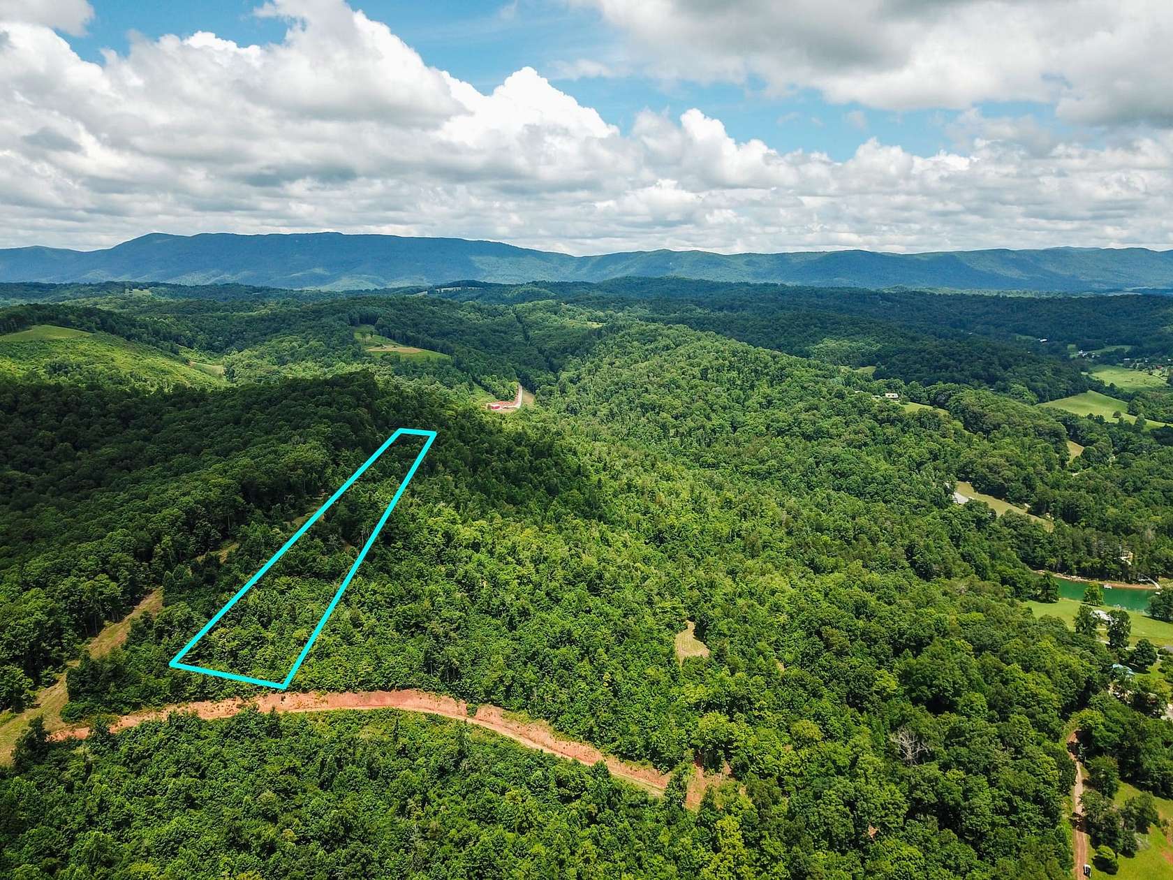 5 Acres of Land for Sale in Speedwell, Tennessee