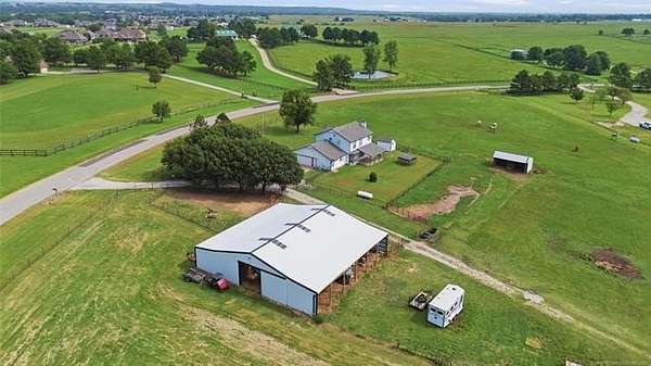5.14 Acres of Land with Home for Sale in Skiatook, Oklahoma