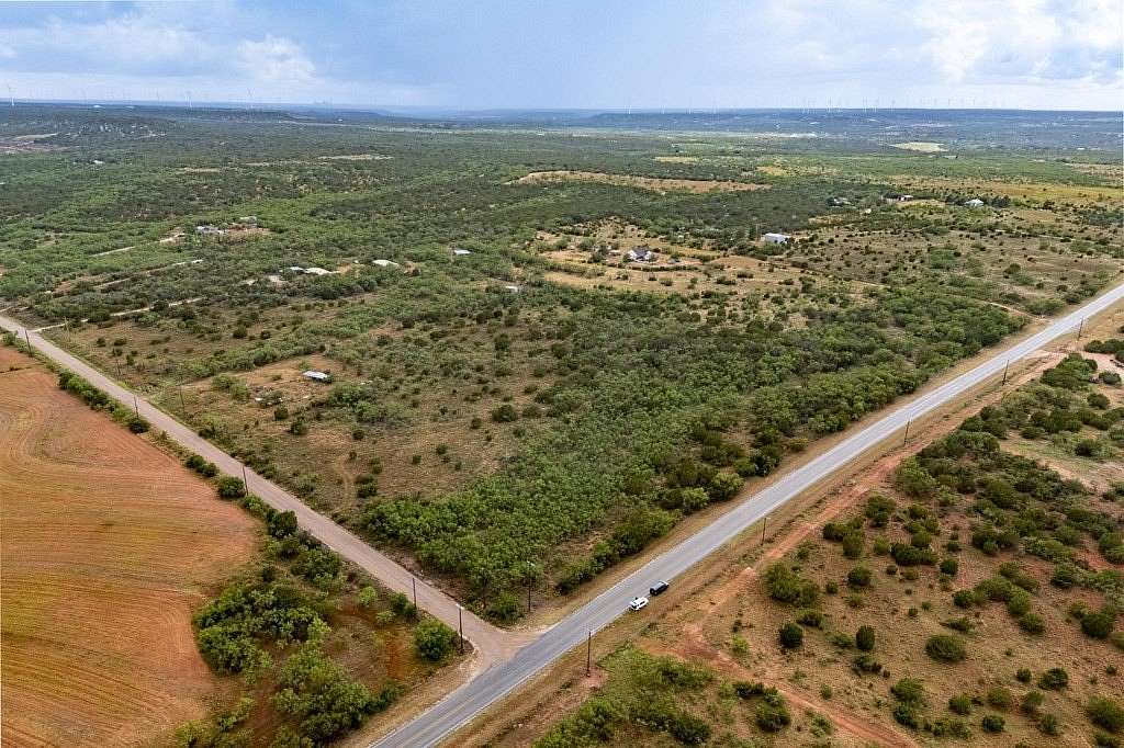 10.6 Acres of Land for Sale in Sweetwater, Texas
