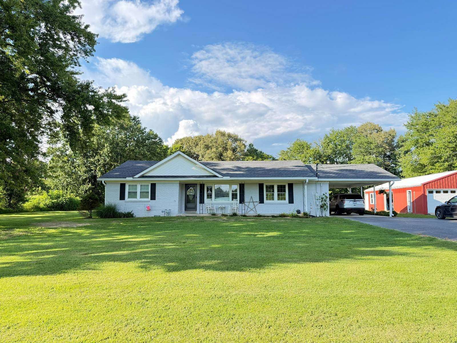 1.66 Acres of Land with Home for Sale in Drakesboro, Kentucky