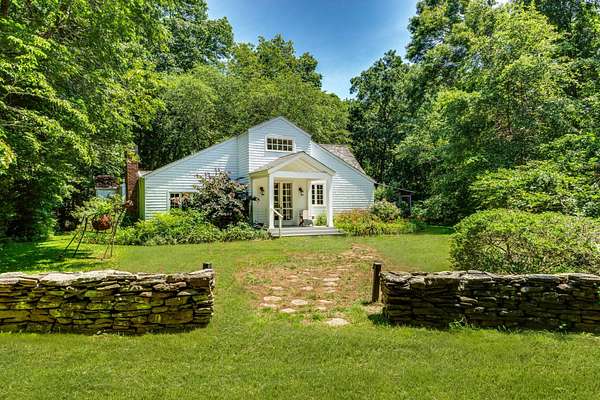 2 Acres of Land with Home for Lease in East Hampton, New York