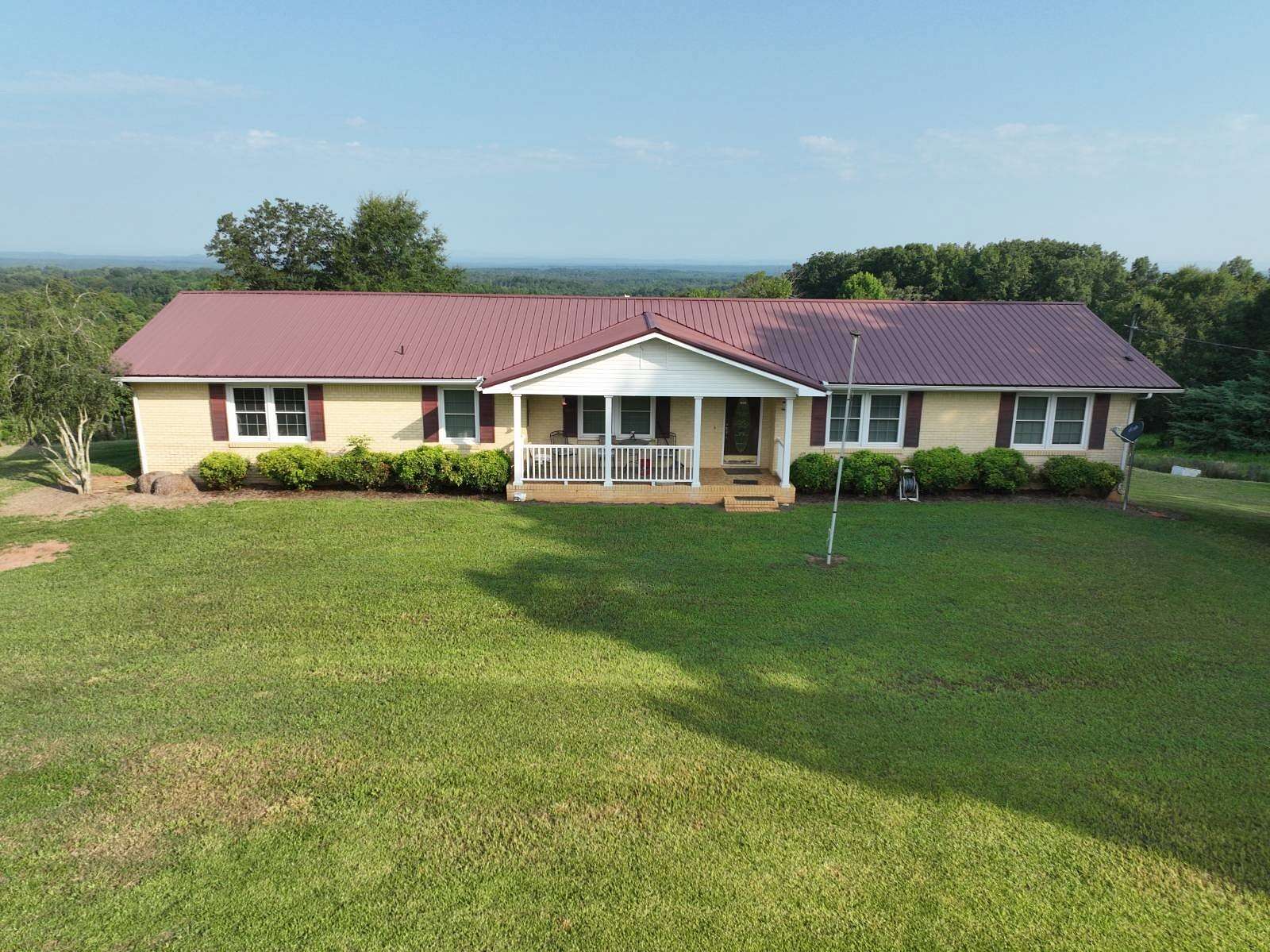 4 Acres of Land with Home for Sale in Roanoke, Alabama