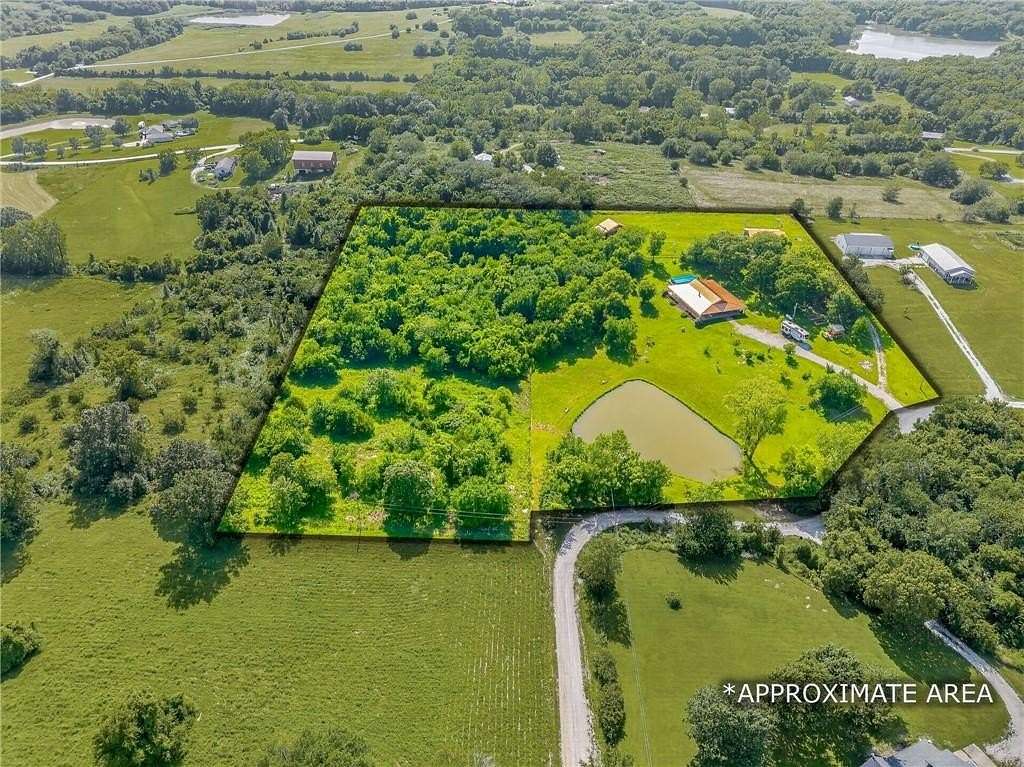 9.33 Acres of Land with Home for Sale in Bates City, Missouri