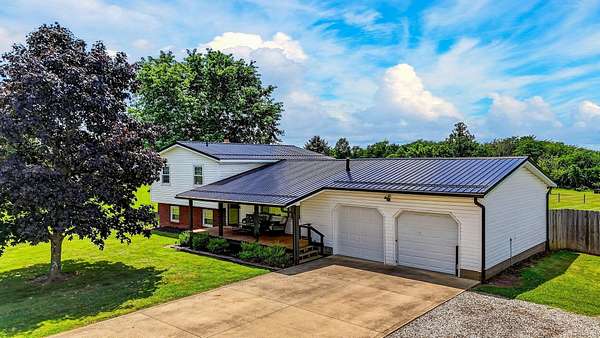 3 Acres of Land with Home for Sale in Stoutsville, Ohio
