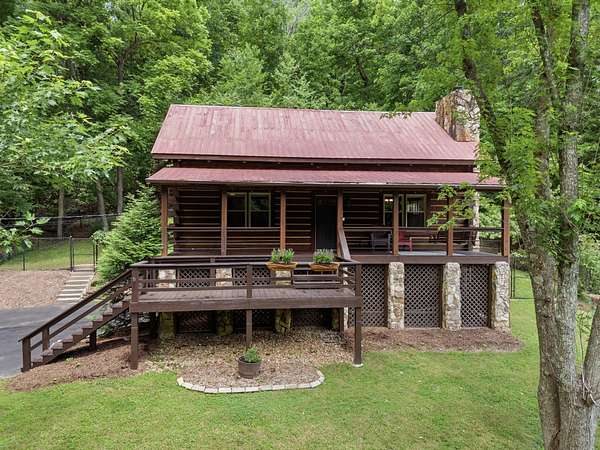 5 Acres of Land with Home for Sale in Goodlettsville, Tennessee