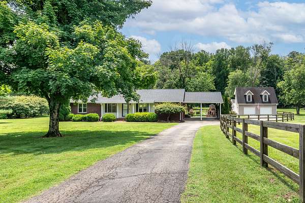3.19 Acres of Improved Mixed-Use Land for Sale in Franklin, Tennessee