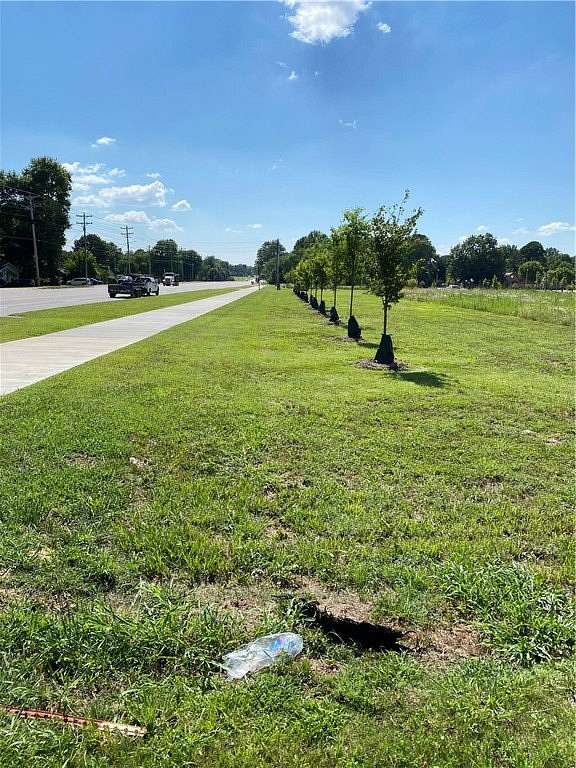 2 Acres of Land for Sale in Fayetteville, Arkansas