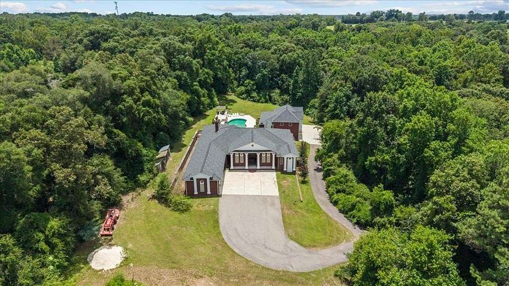 20 Acres of Land with Home for Sale in Dothan, Alabama