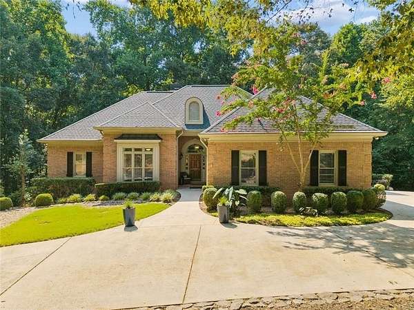 2.14 Acres of Land with Home for Sale in Braselton, Georgia