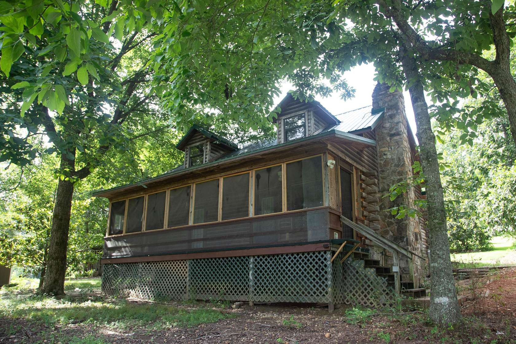 5 Acres of Land with Home for Sale in Mammoth Spring, Arkansas
