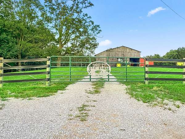 35.3 Acres of Land for Sale in Munfordville, Kentucky