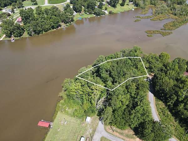 0.33 Acres of Residential Land for Sale in Waterloo, South Carolina