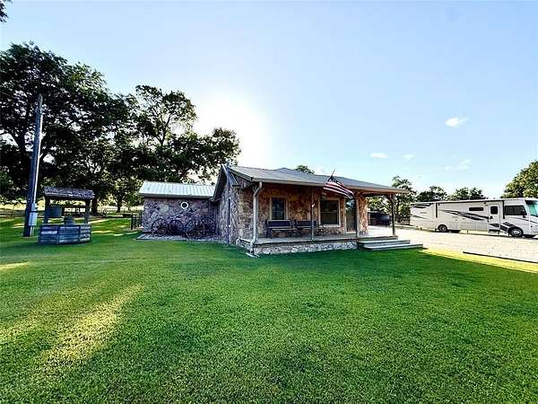 18.7 Acres of Land with Home for Sale in Wewoka, Oklahoma