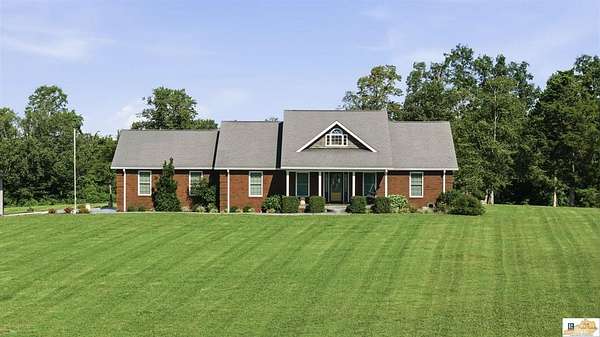 15.2 Acres of Recreational Land with Home for Sale in Hodgenville, Kentucky
