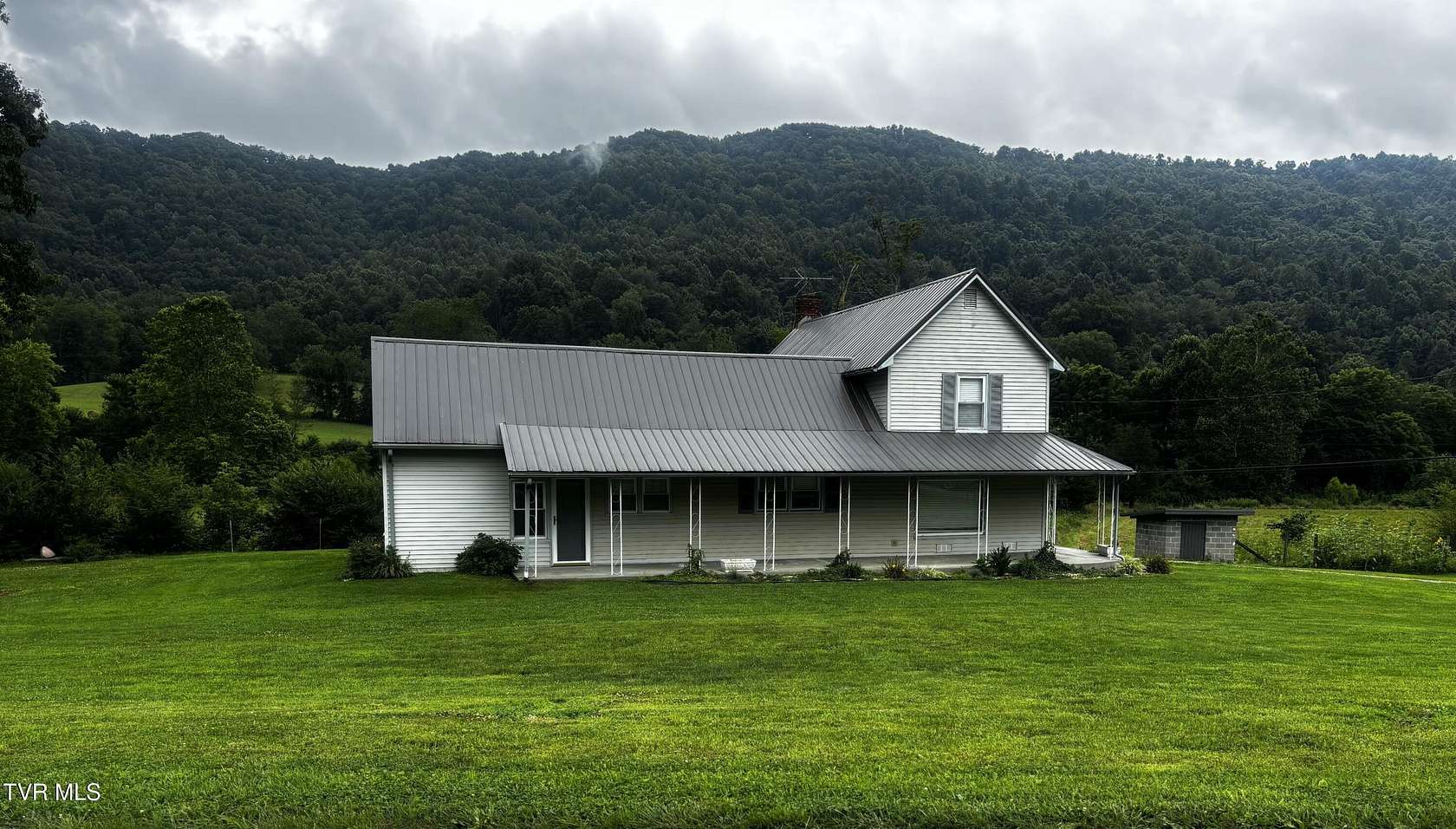 1.58 Acres of Land with Home for Sale in Duffield, Virginia