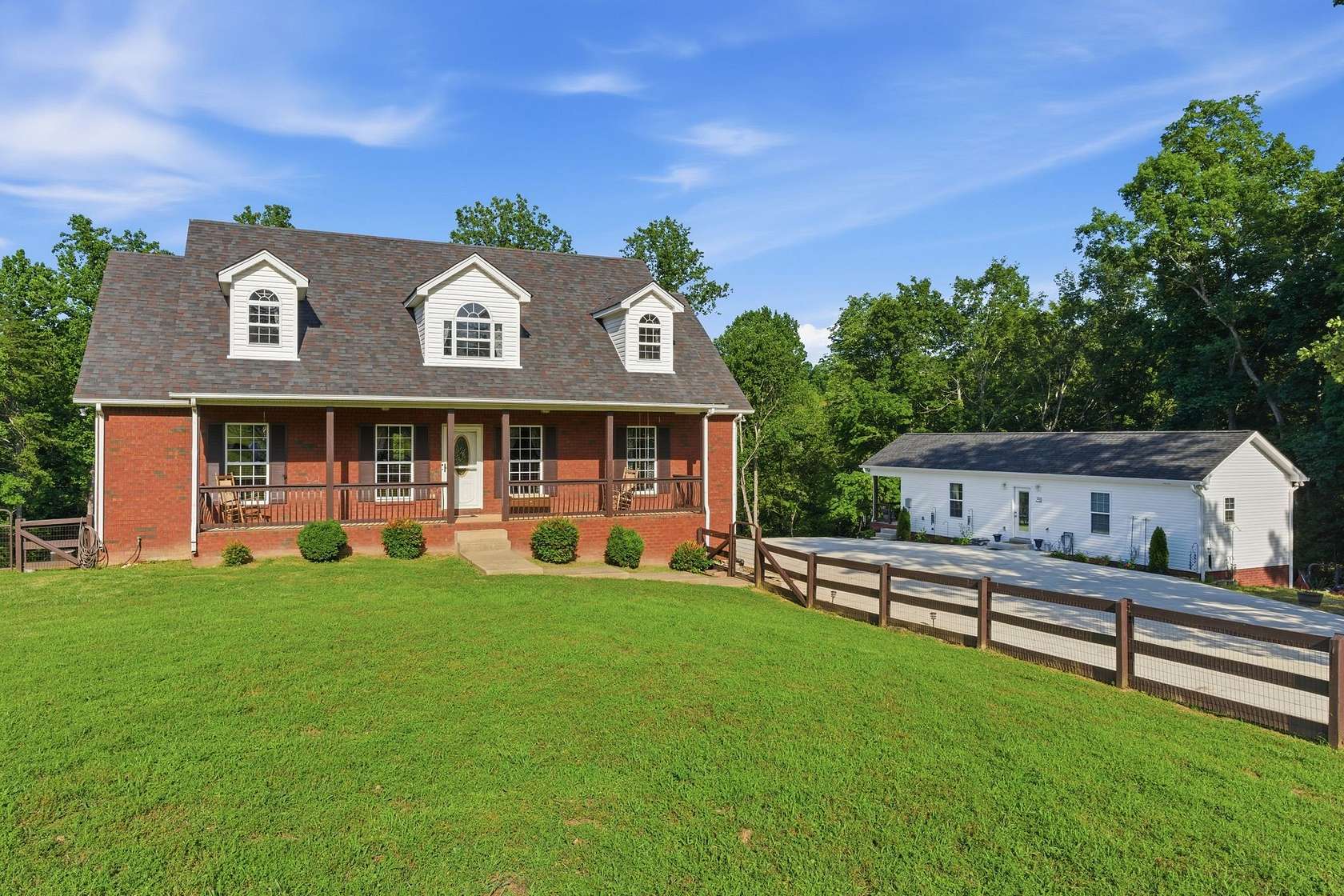 15.7 Acres of Land with Home for Sale in Ashland City, Tennessee