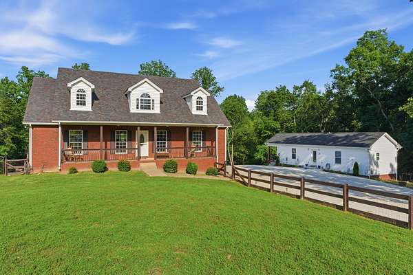 15.7 Acres of Land with Home for Sale in Ashland City, Tennessee