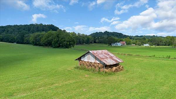 23.8 Acres of Land for Sale in Wartrace, Tennessee
