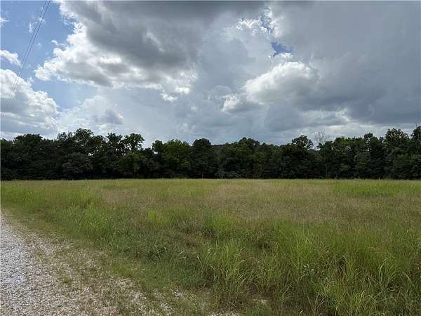 5 Acres of Land for Sale in Fayetteville, Arkansas