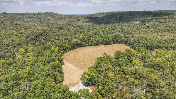 5 Acres of Land for Sale in Fayetteville, Arkansas