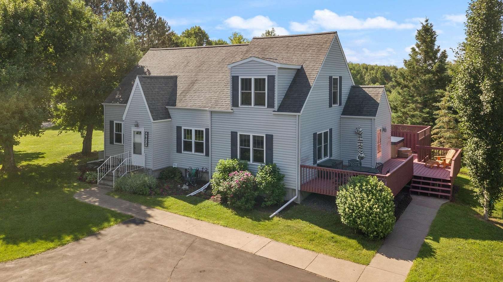 2 Acres of Land with Home for Sale in Duluth, Minnesota