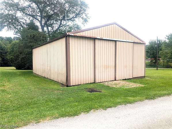 35 Acres of Land for Auction in Uhrichsville, Ohio