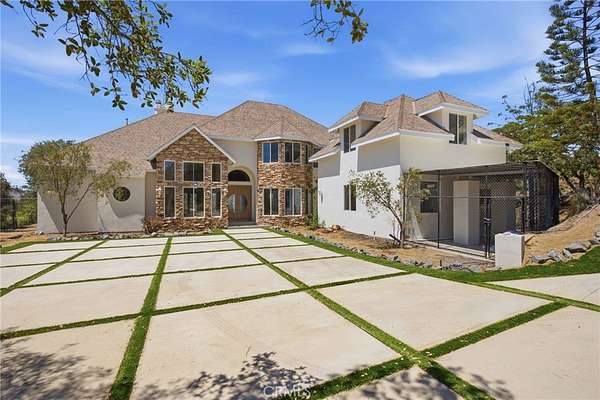 1.5 Acres of Land with Home for Sale in Fallbrook, California