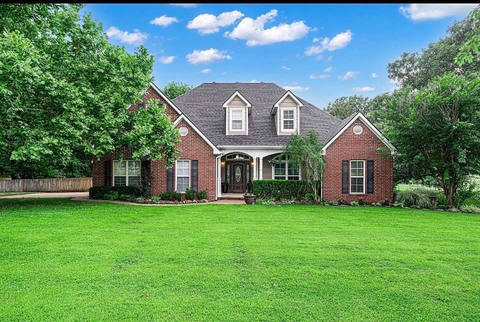 2.5 Acres of Land with Home for Sale in Fayetteville, Arkansas